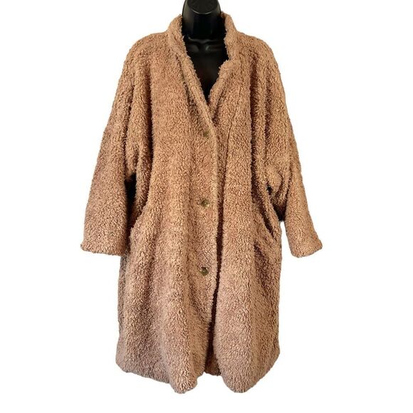 Sseko Designs Noonday Collection Reversible Sherpa Coat, Beige and Bwindi - Picture 1 of 13